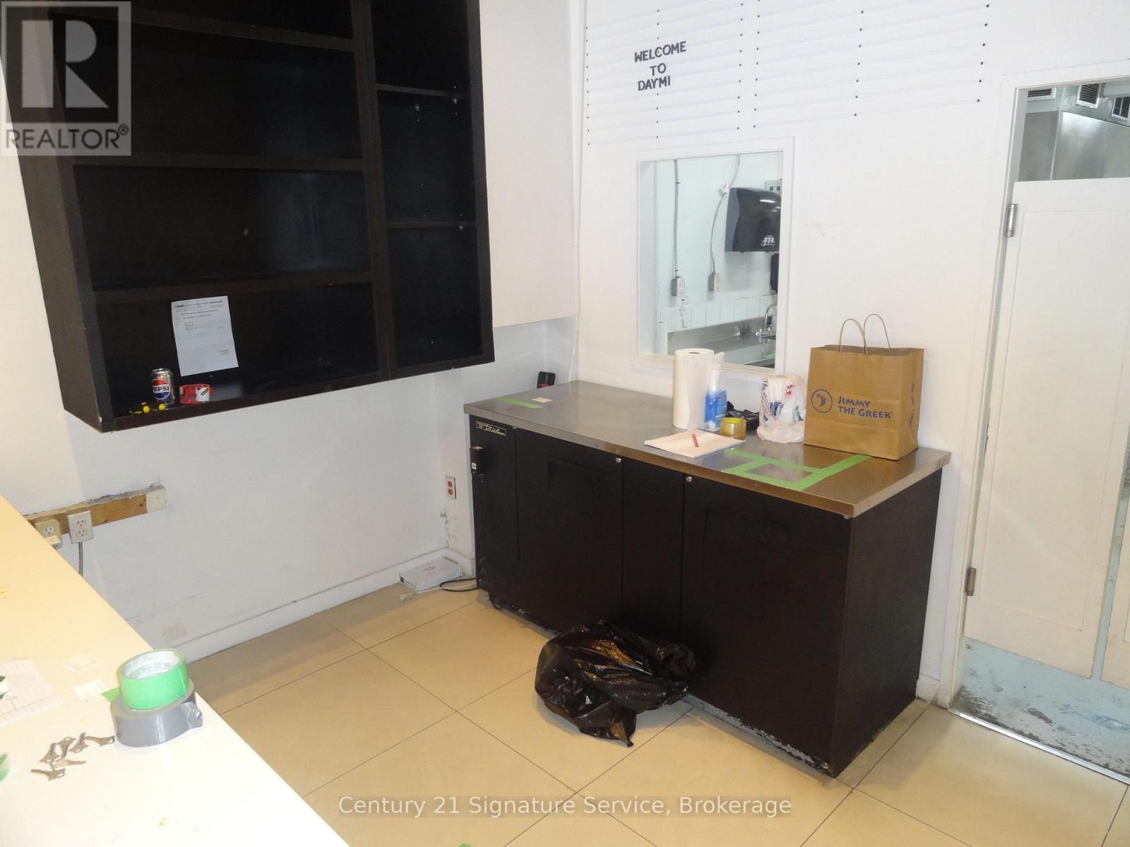 Main Floor - 1376 Queen Street, Toronto, Ontario  M6K 1L7 - Photo 3 - W13598374