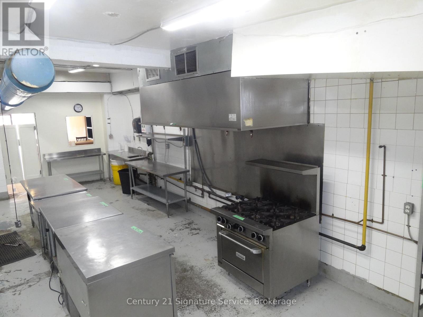 Main Floor - 1376 Queen Street, Toronto, Ontario  M6K 1L7 - Photo 9 - W13598374