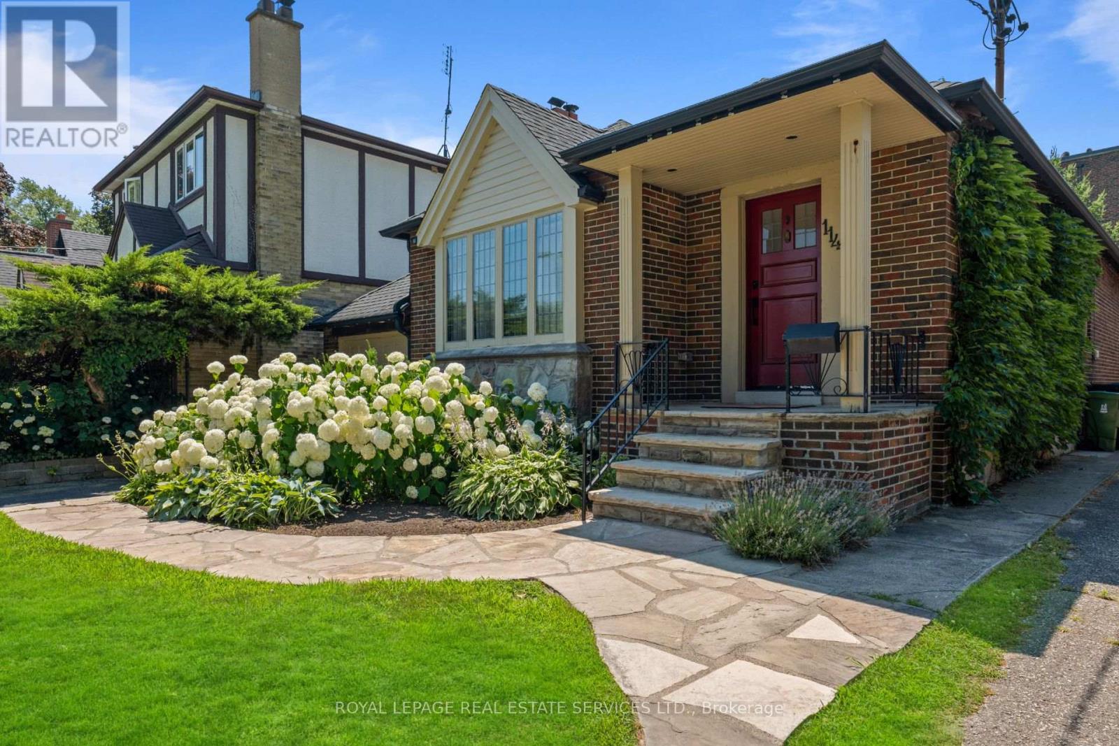 114 Humbervale Boulevard, Toronto, Ontario  M8Y 3P7 - Photo 2 - W13598440