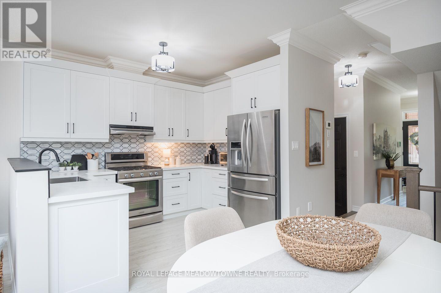 9 Mclaughlin Avenue, Milton, Ontario  L9T 7H3 - Photo 8 - W13598468