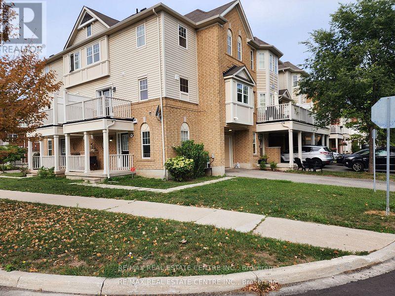 950 BURGESS GARDENS, Milton (CO Coates)