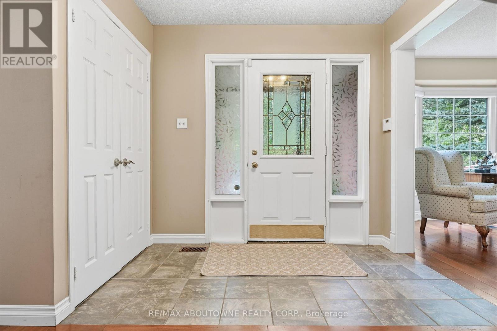 89 Waldie Road, Oakville, Ontario  L6L 6G5 - Photo 4 - W13598470