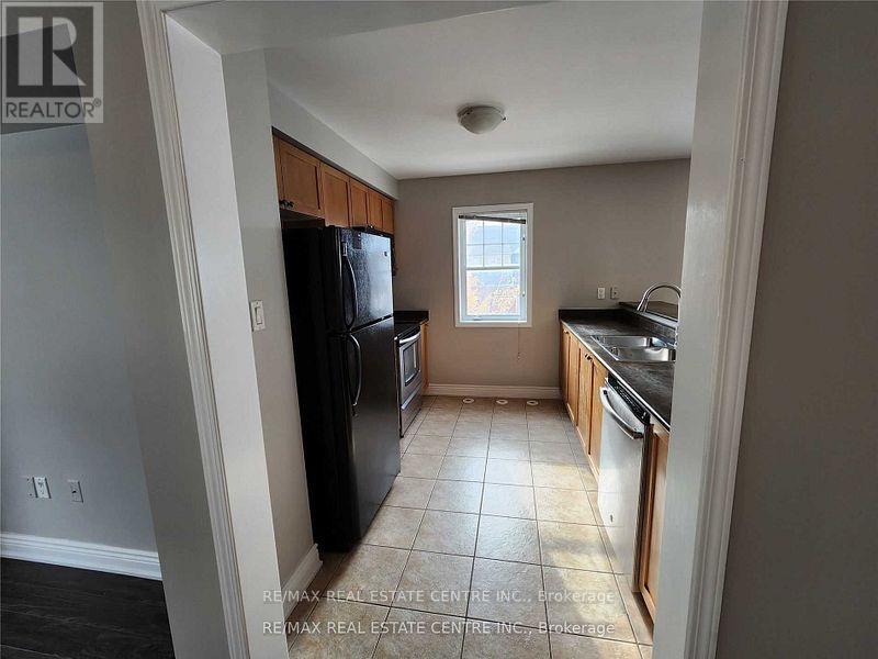 950 Burgess Gardens, Milton, Ontario  L9T 0K6 - Photo 11 - W13598482