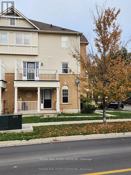 950 Burgess Gardens, Milton, Ontario  L9T 0K6 - Photo 3 - W13598482