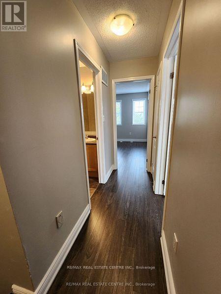 950 Burgess Gardens, Milton, Ontario  L9T 0K6 - Photo 4 - W13598482