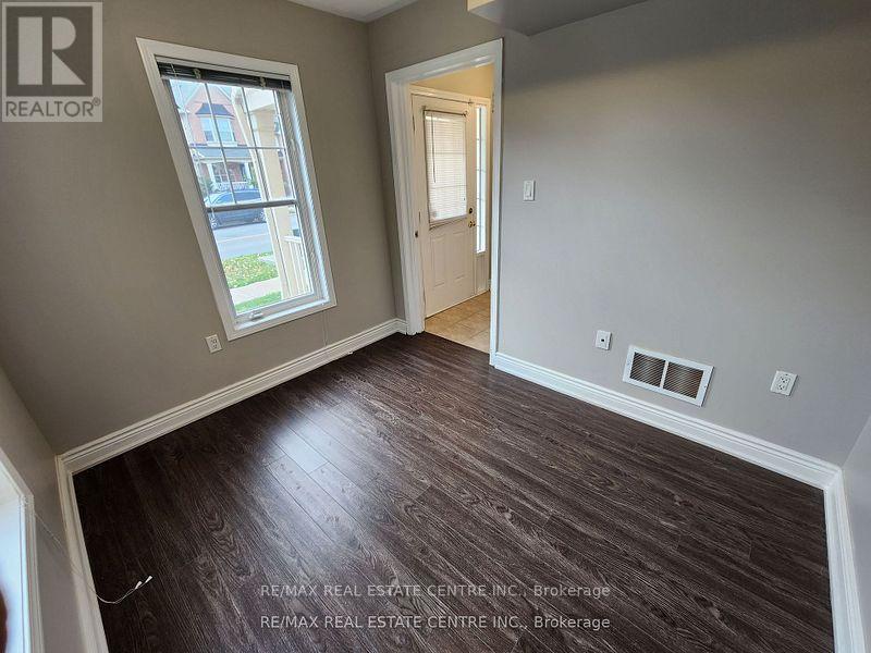 950 Burgess Gardens, Milton, Ontario  L9T 0K6 - Photo 5 - W13598482