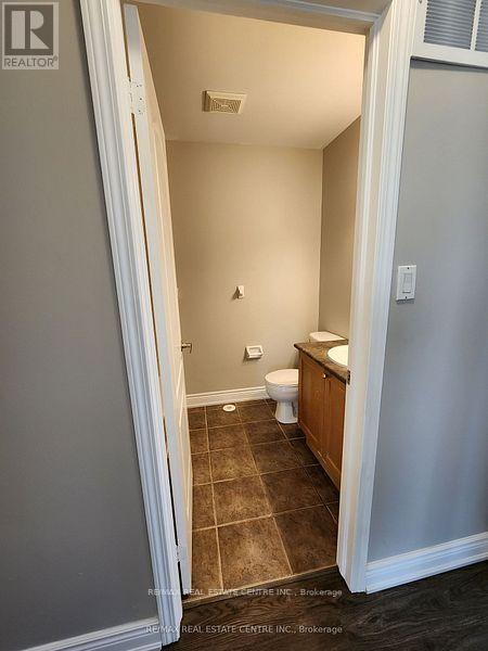 950 Burgess Gardens, Milton, Ontario  L9T 0K6 - Photo 6 - W13598482