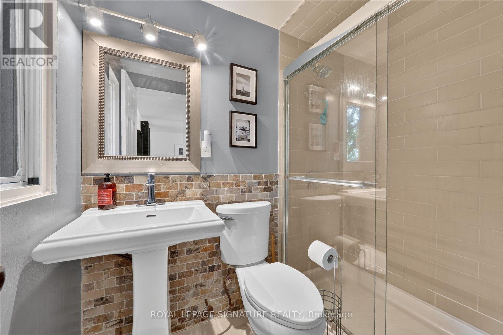 62 Massey Street, Brampton, Ontario  L6S 2W5 - Photo 36 - W13598512