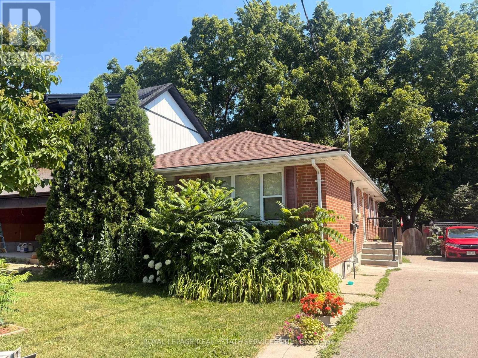 1 - 19 ACADEMY ROAD, Halton Hills (Georgetown)