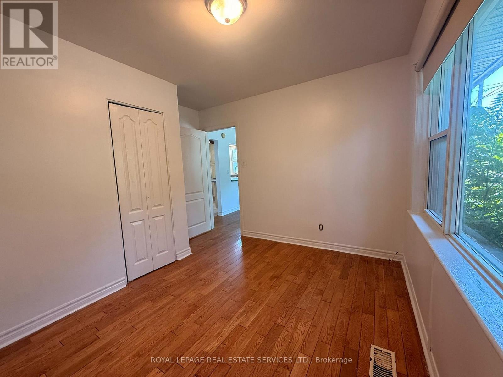 1 - 19 Academy Road, Halton Hills, Ontario  L7G 3N7 - Photo 11 - W13598554