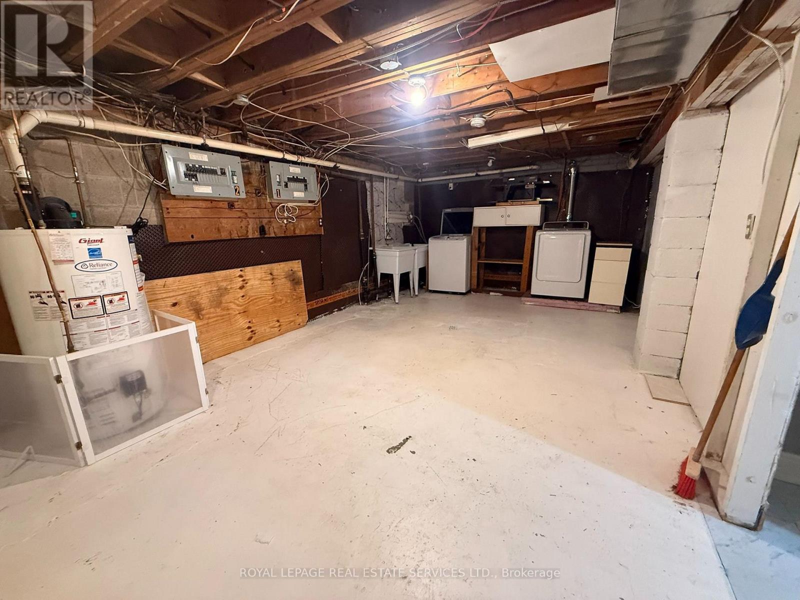 1 - 19 Academy Road, Halton Hills, Ontario  L7G 3N7 - Photo 20 - W13598554