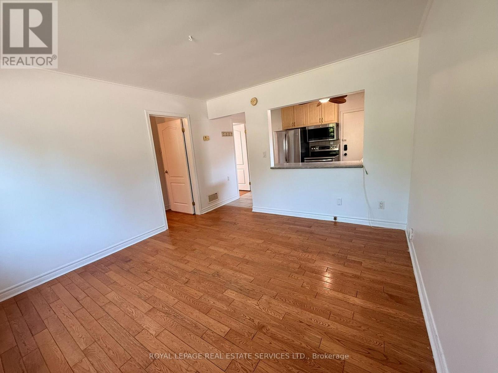 1 - 19 Academy Road, Halton Hills, Ontario  L7G 3N7 - Photo 8 - W13598554
