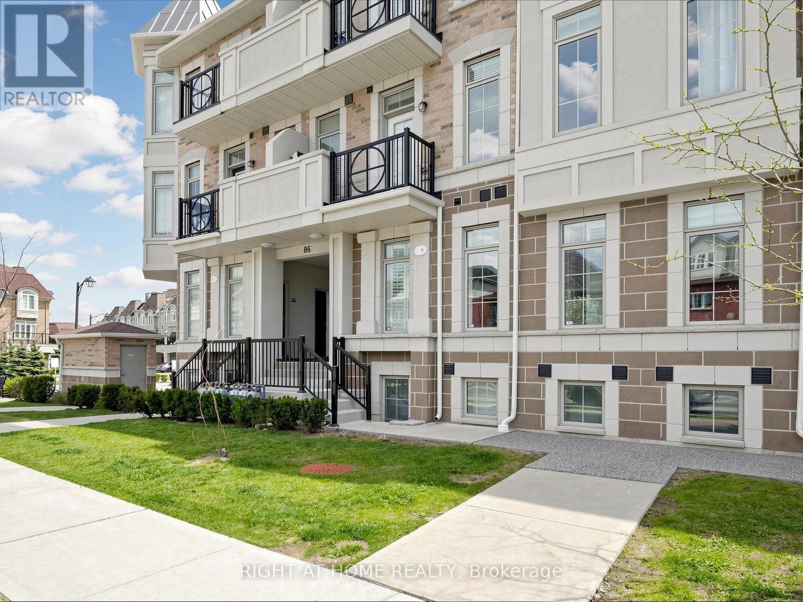 24 - 86 Preston Meadow Avenue, Mississauga, Ontario  L4Z 0C8 - Photo 4 - W13598588