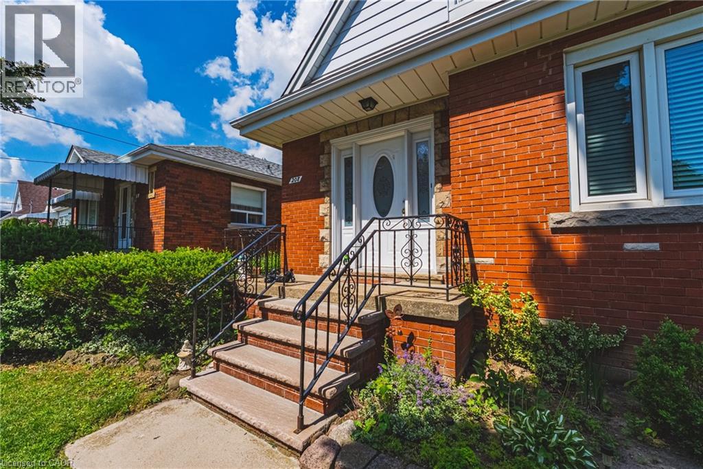 208 Glencarry Avenue, Hamilton, Ontario  L8K 3R9 - Photo 3 - 40846910
