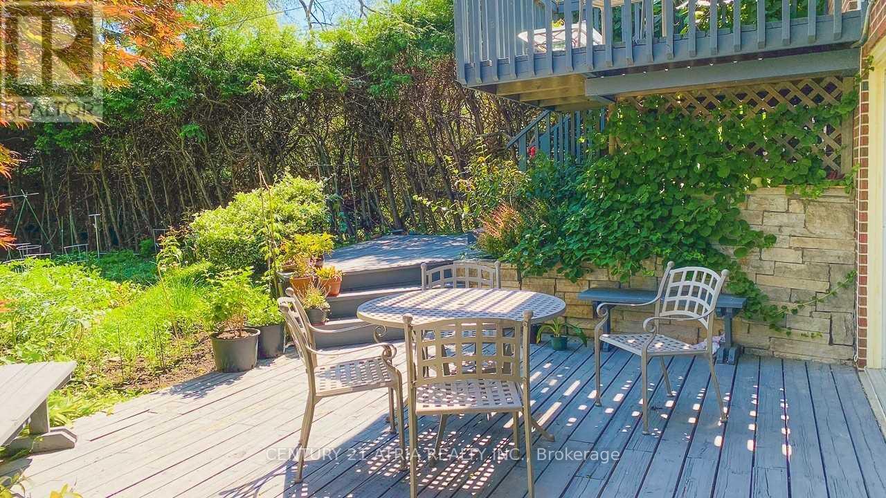 11 Danville Drive, Toronto, Ontario M2P 1H7 - Photo 28 - C13586502