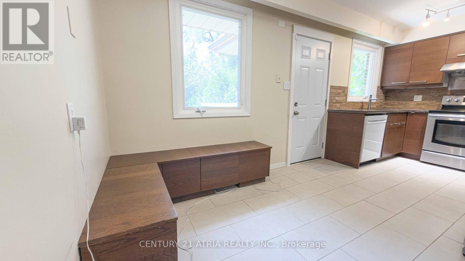 11 Danville Drive, Toronto, Ontario M2P 1H7 - Photo 14 - C13586502