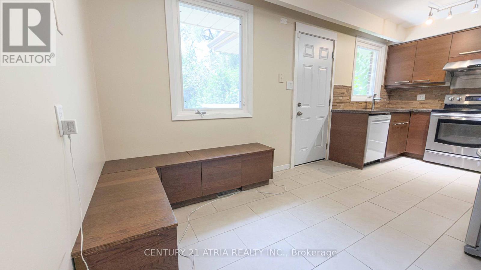 11 Danville Drive, Toronto, Ontario M2P 1H7 - Photo 15 - C13586502