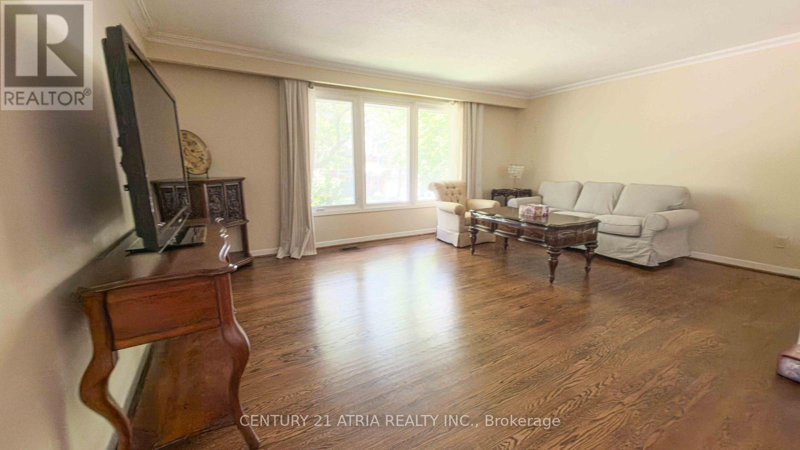 11 Danville Drive, Toronto, Ontario M2P 1H7 - Photo 9 - C13586502
