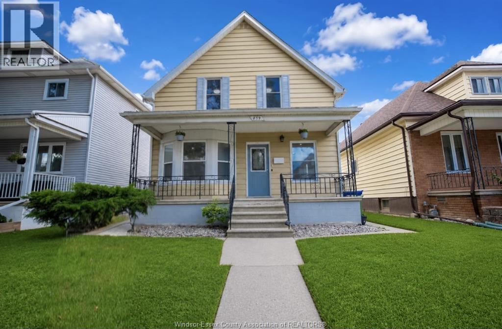 859 Pierre, Windsor, Ontario  N9A 2K6 - Photo 1 - 26017624