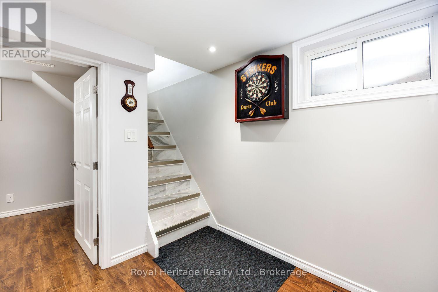 251 Elizabeth Street, Oshawa (Mclaughlin), Ontario  L1J 5S5 - Photo 12 - E13598608