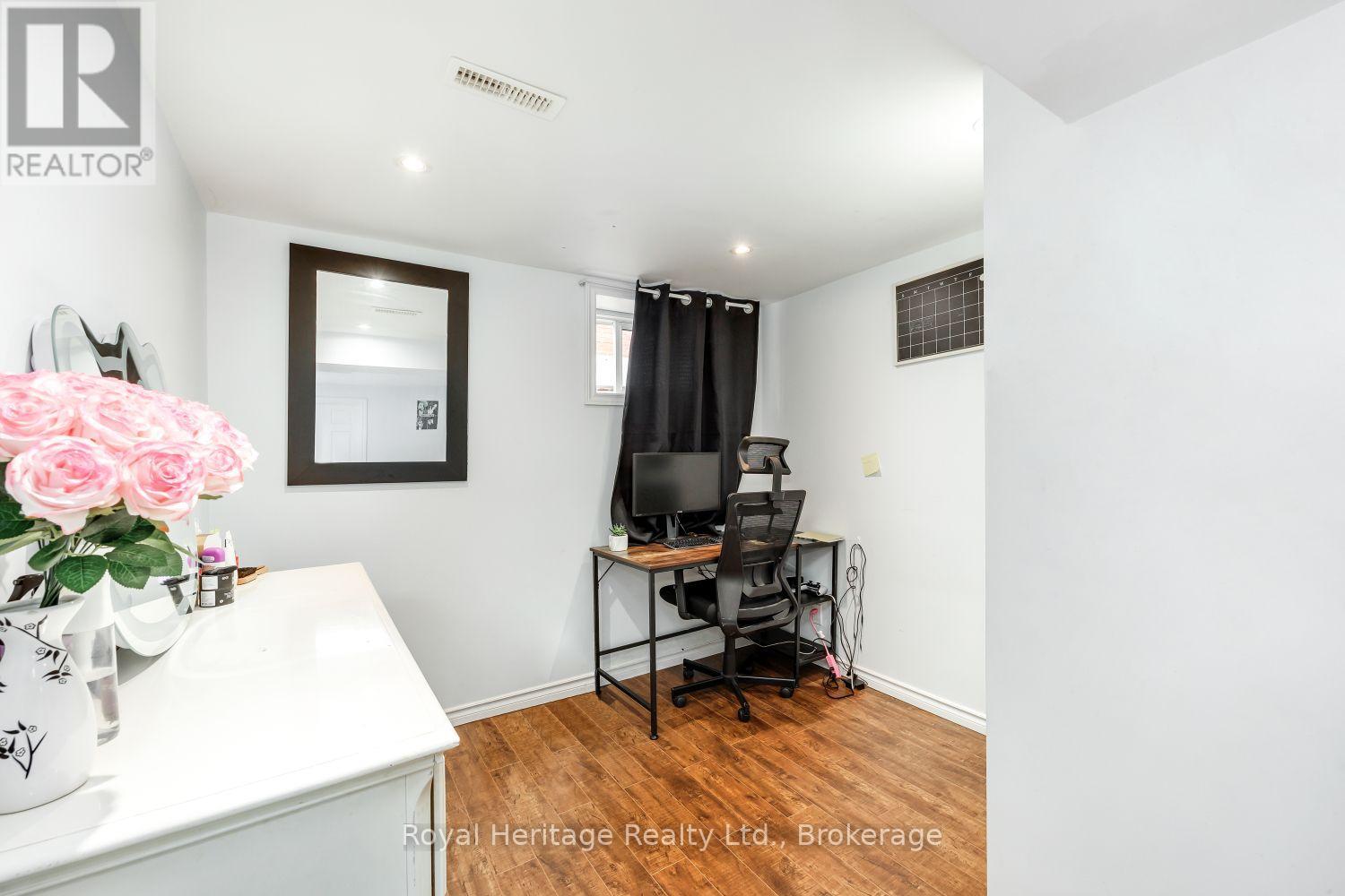 251 Elizabeth Street, Oshawa (Mclaughlin), Ontario  L1J 5S5 - Photo 18 - E13598608