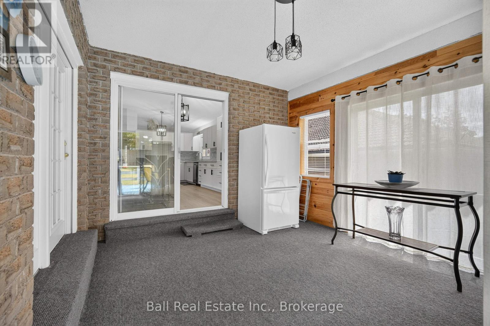 18 Russell Hill Road, Kawartha Lakes, Ontario  K0M 1A0 - Photo 19 - X13598664