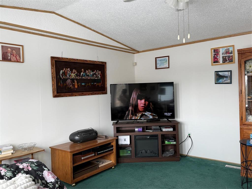 217 3rd Avenue NW, Swan River, Manitoba  R0L 1Z0 - Photo 4 - 202605694