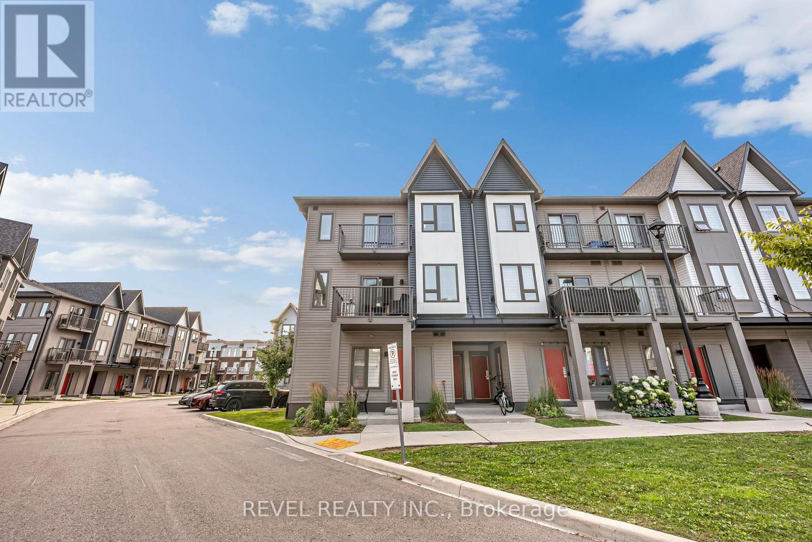 304 - 2635 William Jackson Drive, Pickering, Ontario  L1P 2V8 - Photo 2 - E13597680