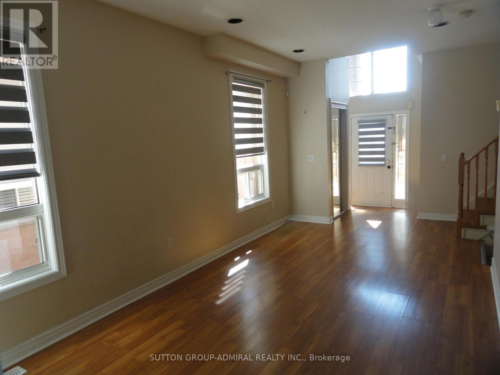 922 Ledbury Crescent, Mississauga, Ontario L5V 2P8 - Photo 5 - W13598602
