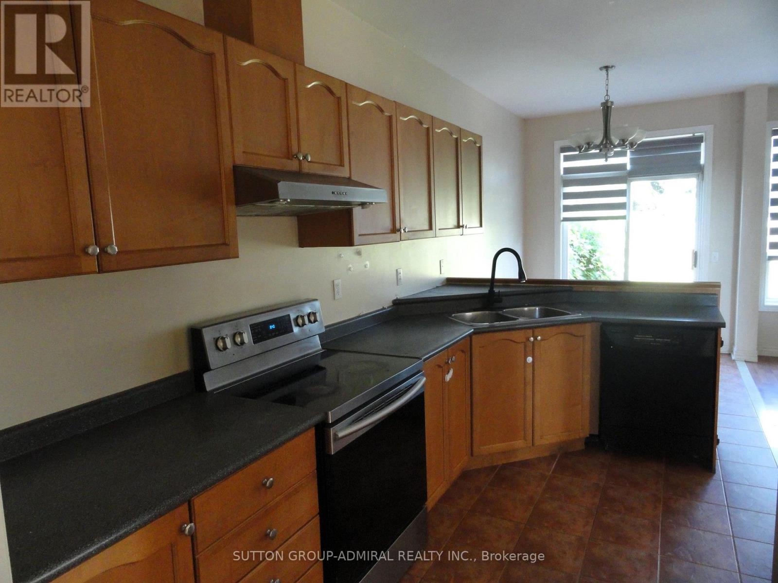 922 Ledbury Crescent, Mississauga, Ontario L5V 2P8 - Photo 7 - W13598602