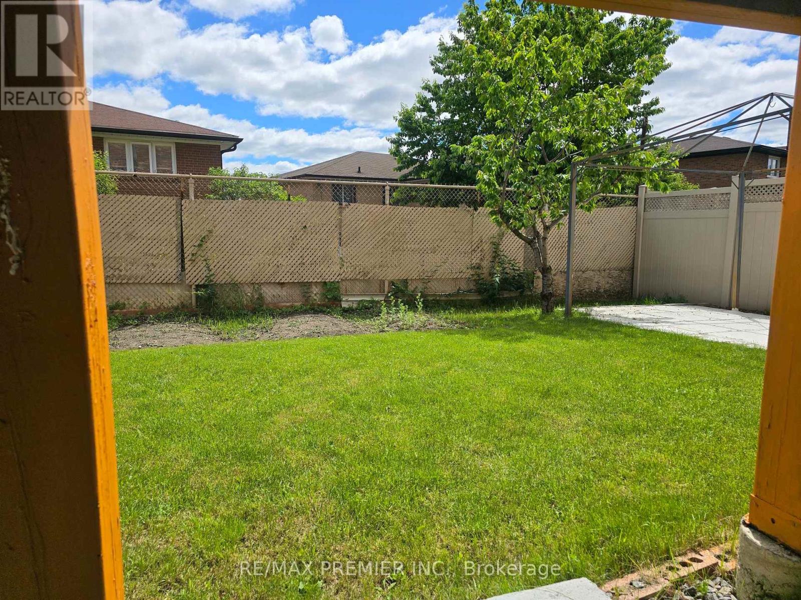 59 Fred Young Drive, Toronto, Ontario  M3L 0A1 - Photo 18 - W13598614