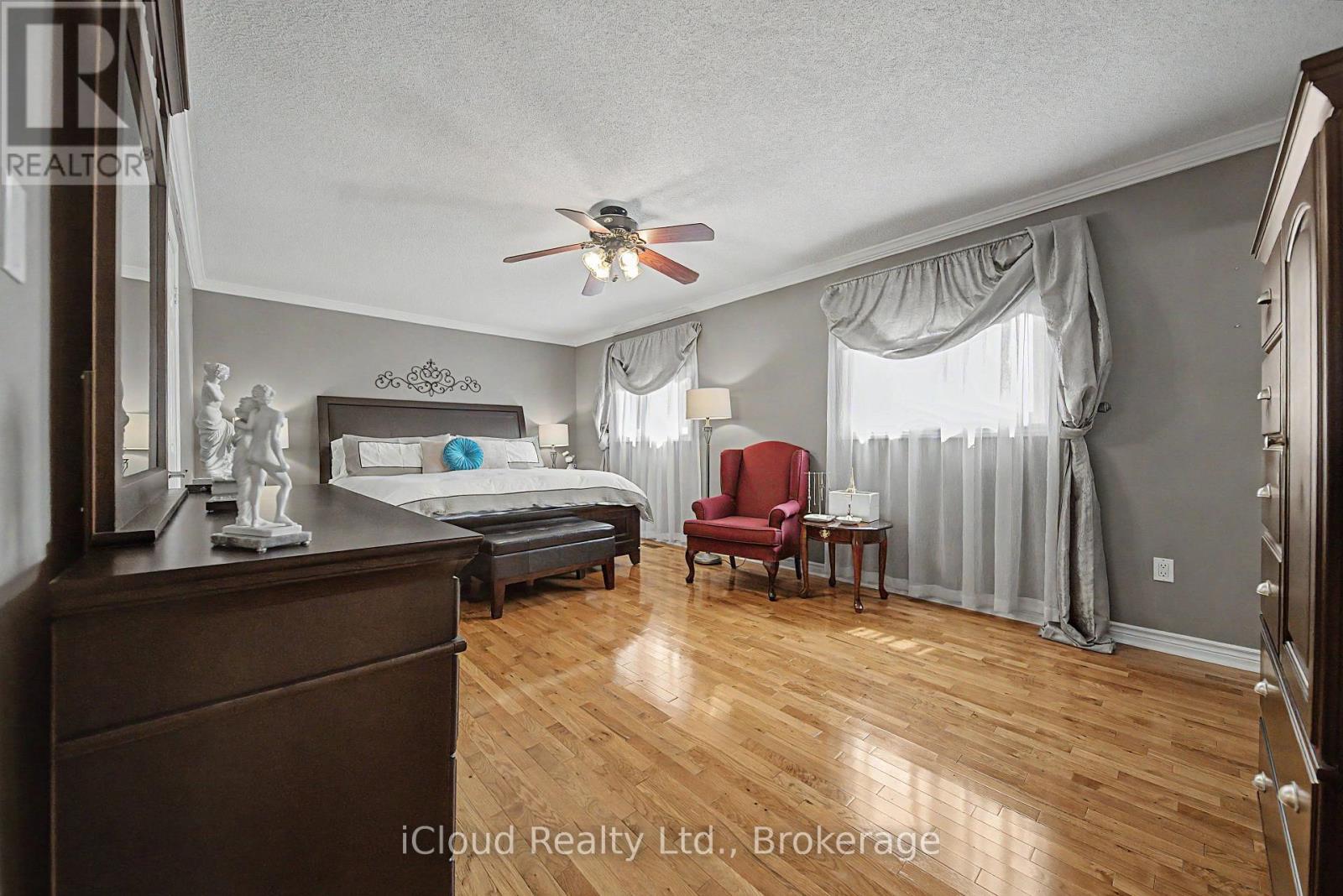 3926 Baggins Court, Mississauga, Ontario  L5N 7A3 - Photo 34 - W13598708