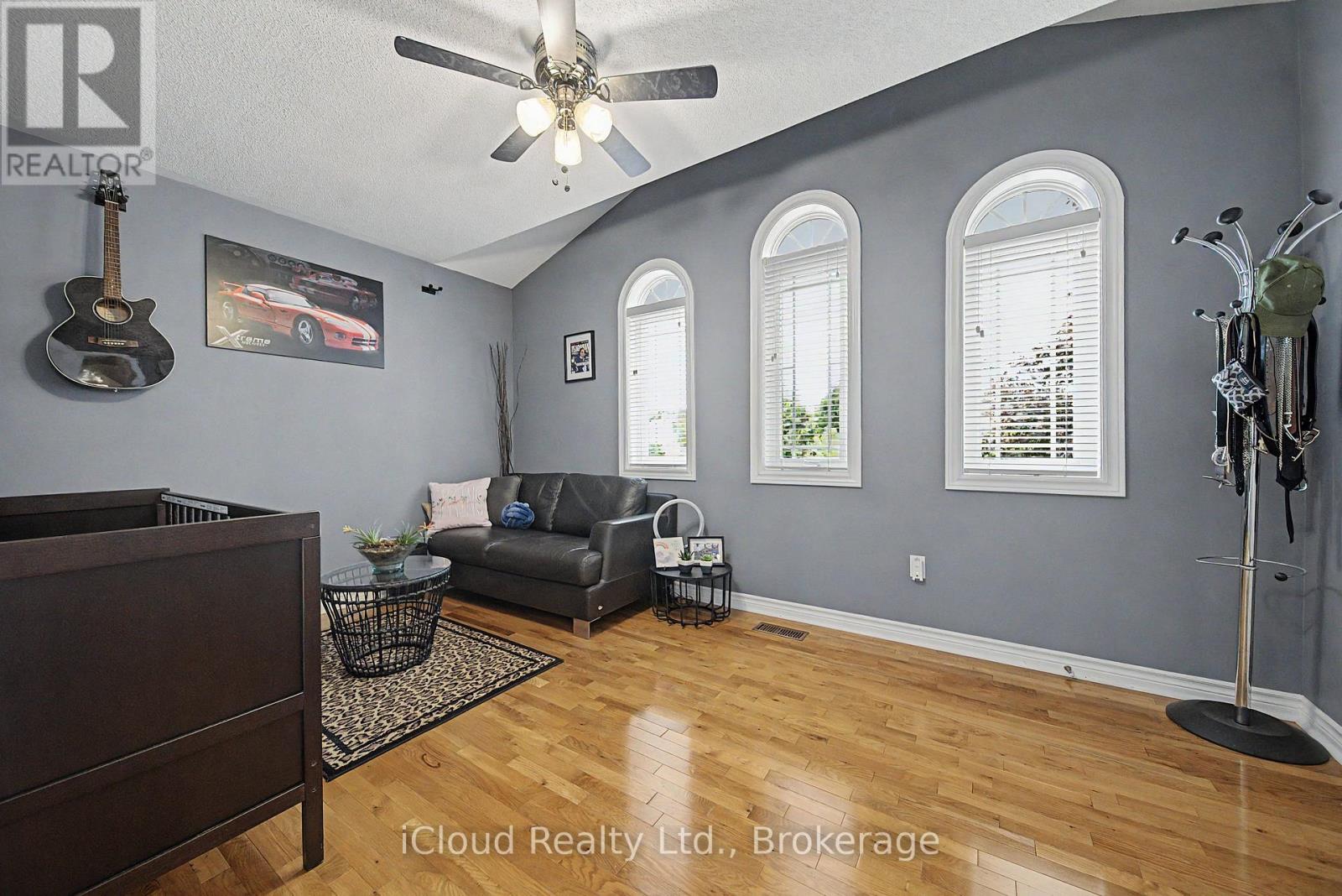 3926 Baggins Court, Mississauga, Ontario  L5N 7A3 - Photo 38 - W13598708