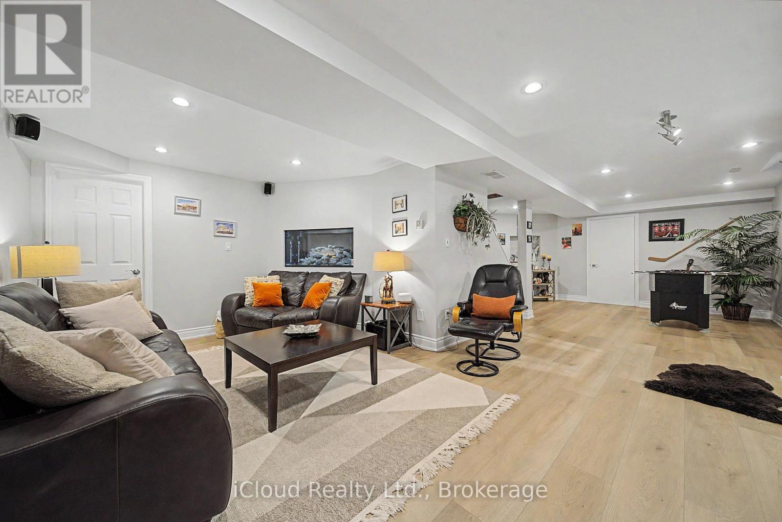 3926 Baggins Court, Mississauga, Ontario  L5N 7A3 - Photo 48 - W13598708