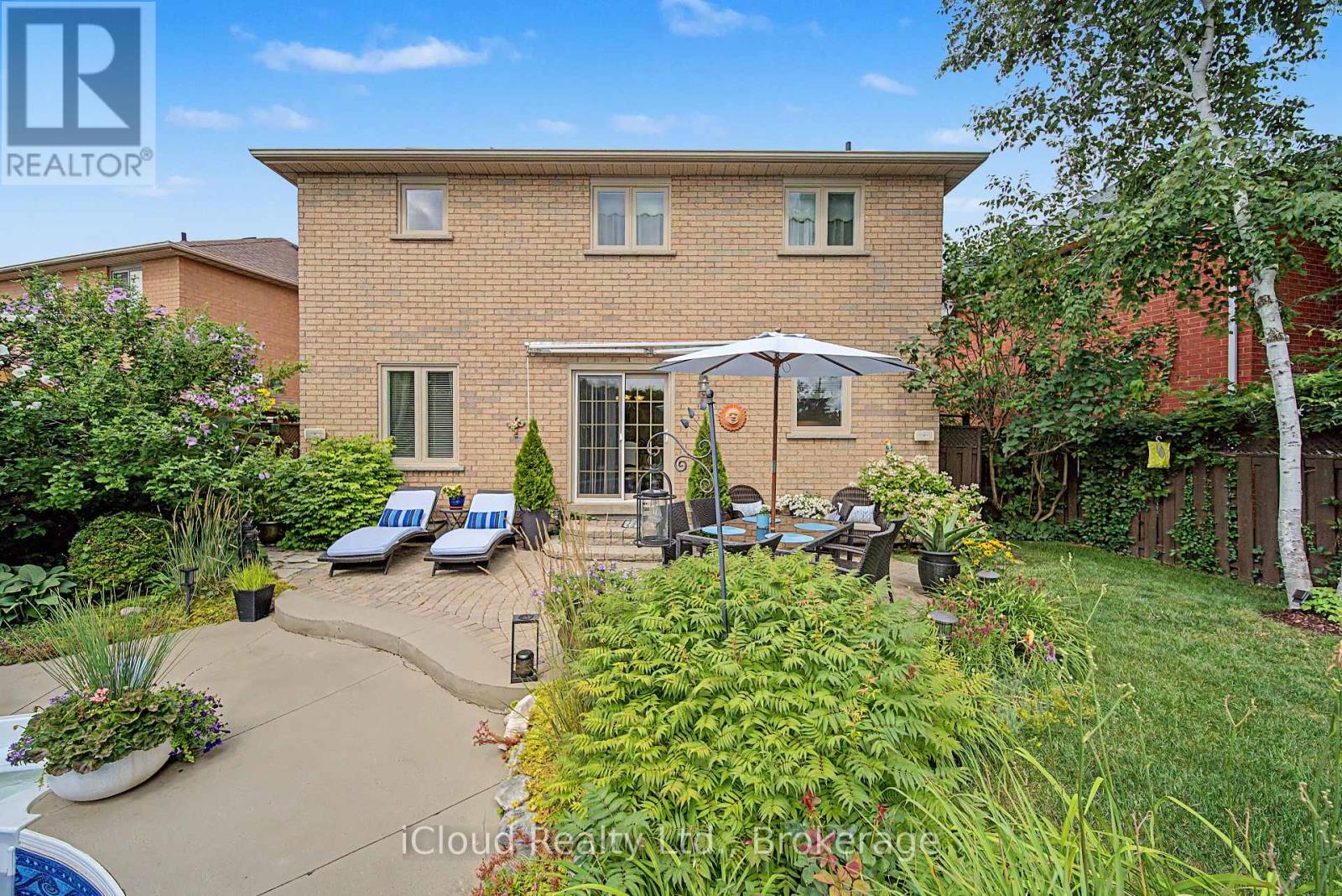 3926 Baggins Court, Mississauga, Ontario  L5N 7A3 - Photo 9 - W13598708