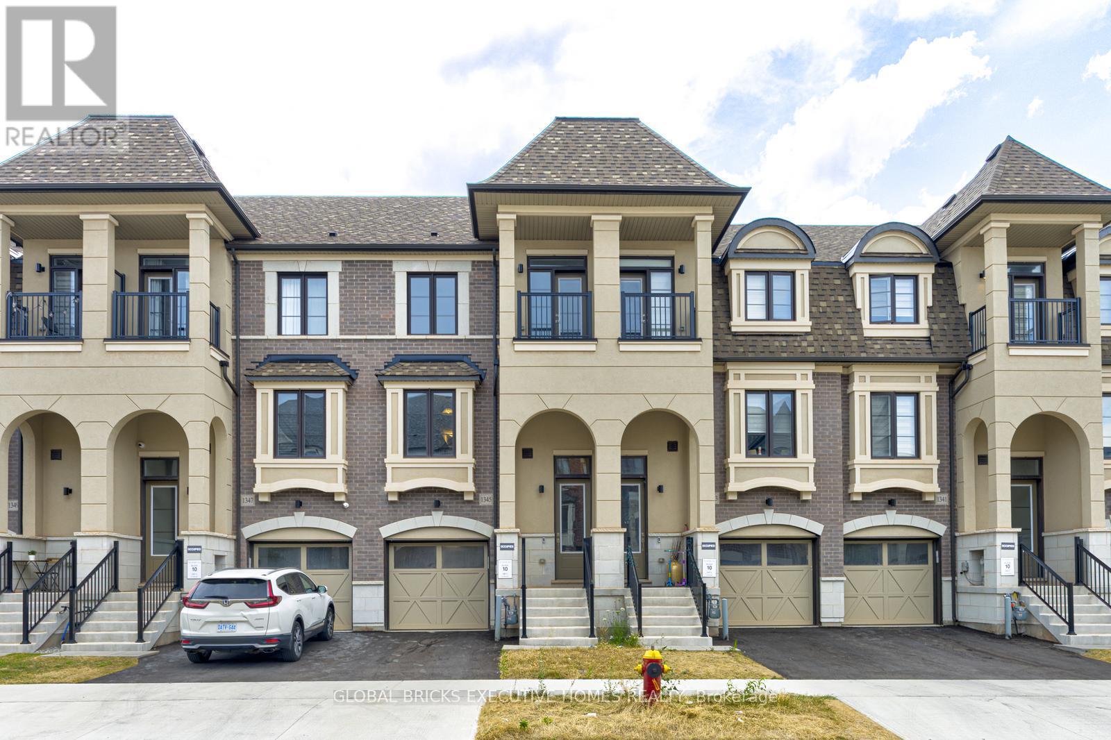 1345 KANIV STREET, Oakville, Ontario