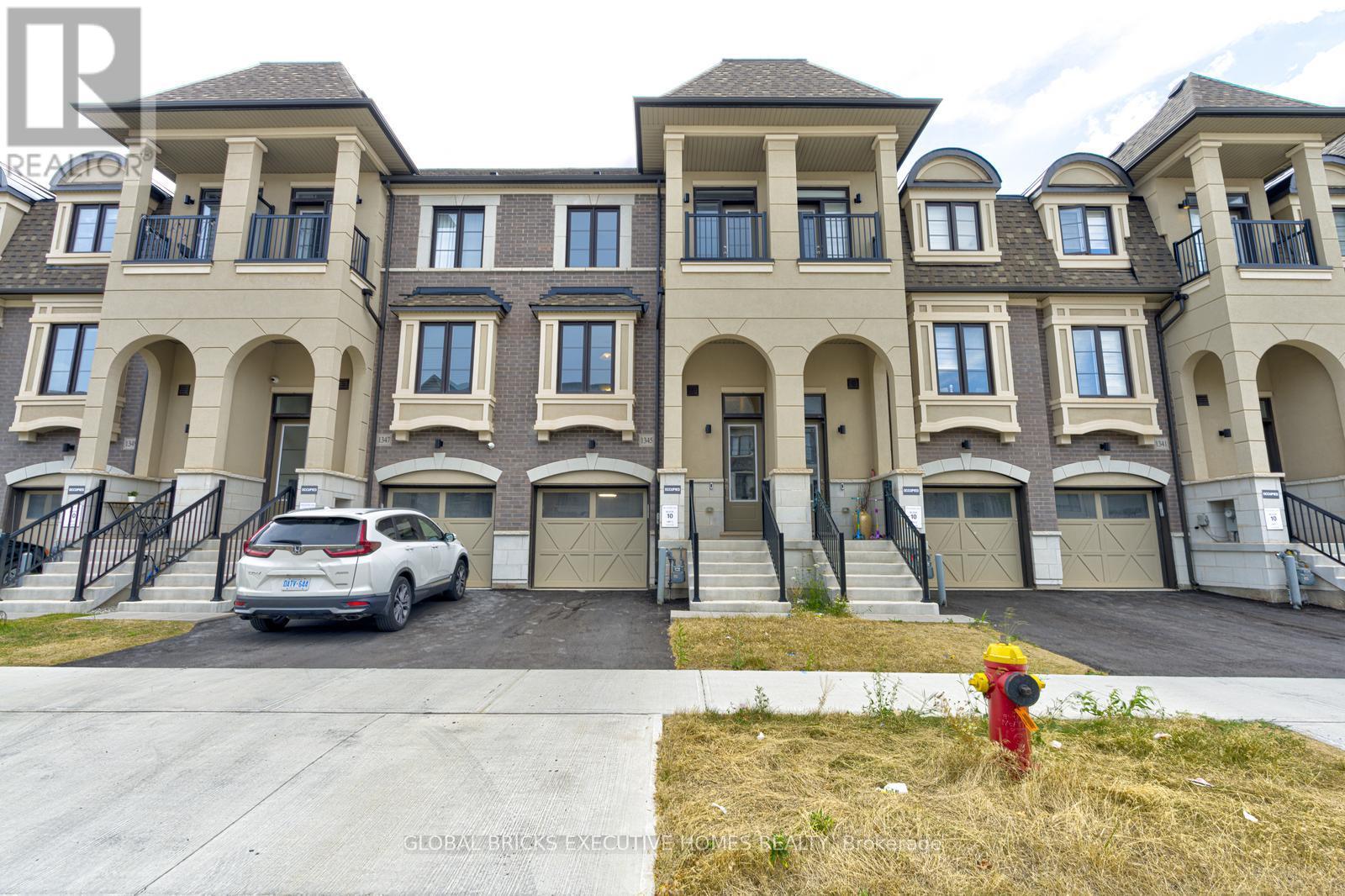 1345 Kaniv Street, Oakville, Ontario  L6M 5R3 - Photo 2 - W13598716