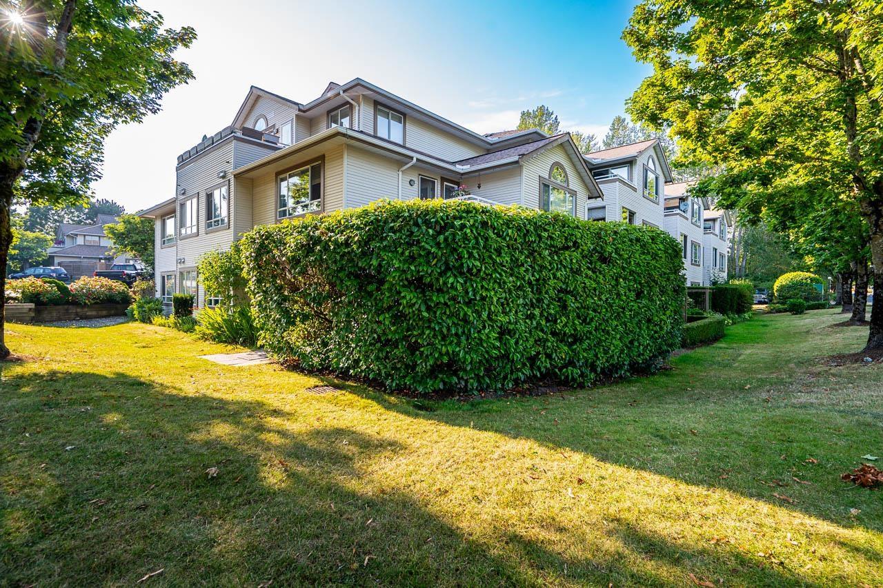 104 15991 Thrift Avenue, White Rock, British Columbia  V4B 2M9 - Photo 3 - R3142012