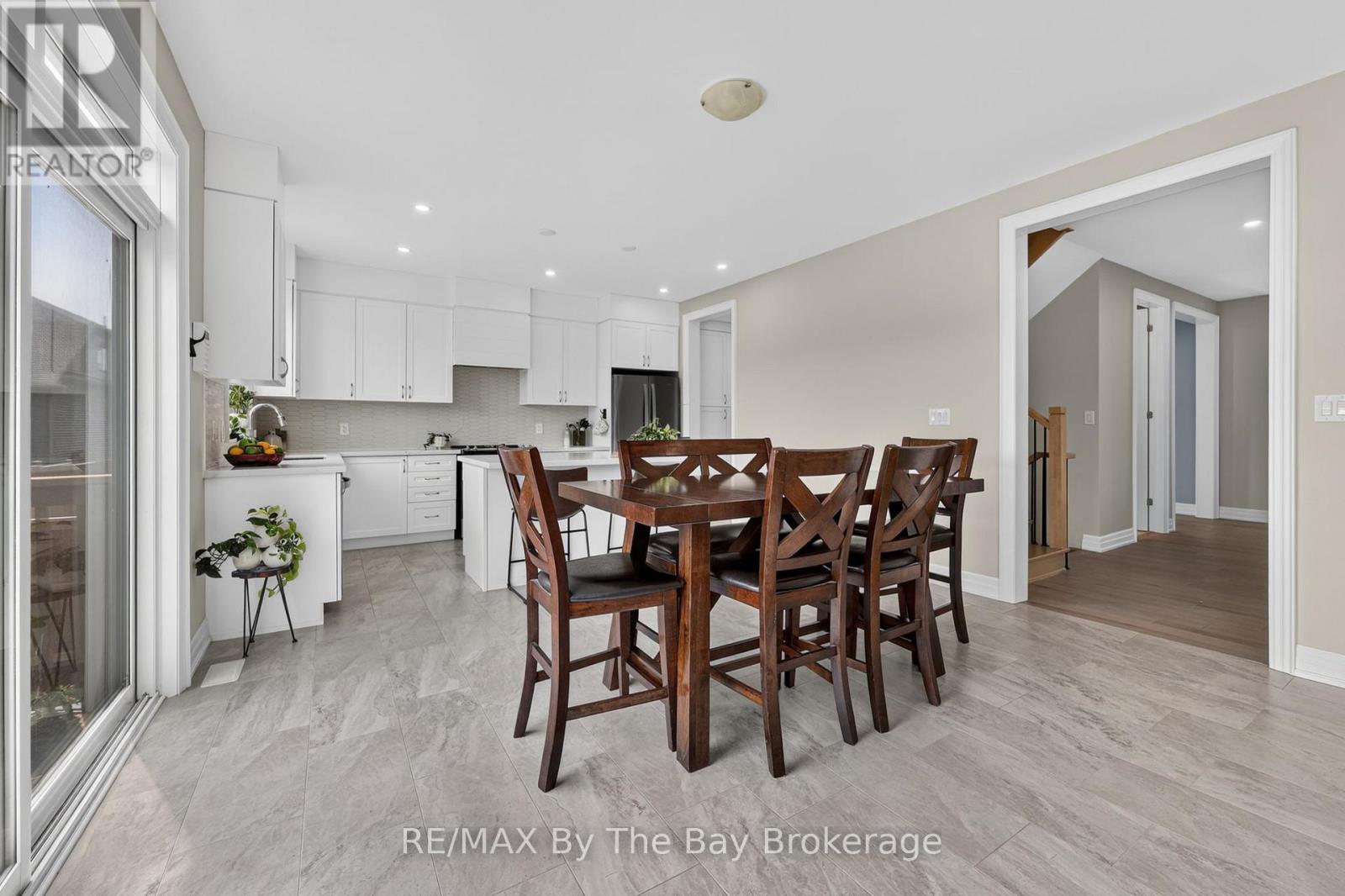 222 Mapleside Drive, Wasaga Beach, Ontario  L9Z 0L4 - Photo 9 - S13598792