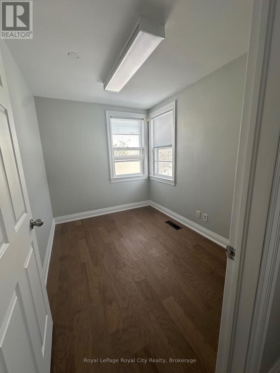230 Speedvale Avenue W, Guelph, Ontario  N1H 1C4 - Photo 3 - X13598916