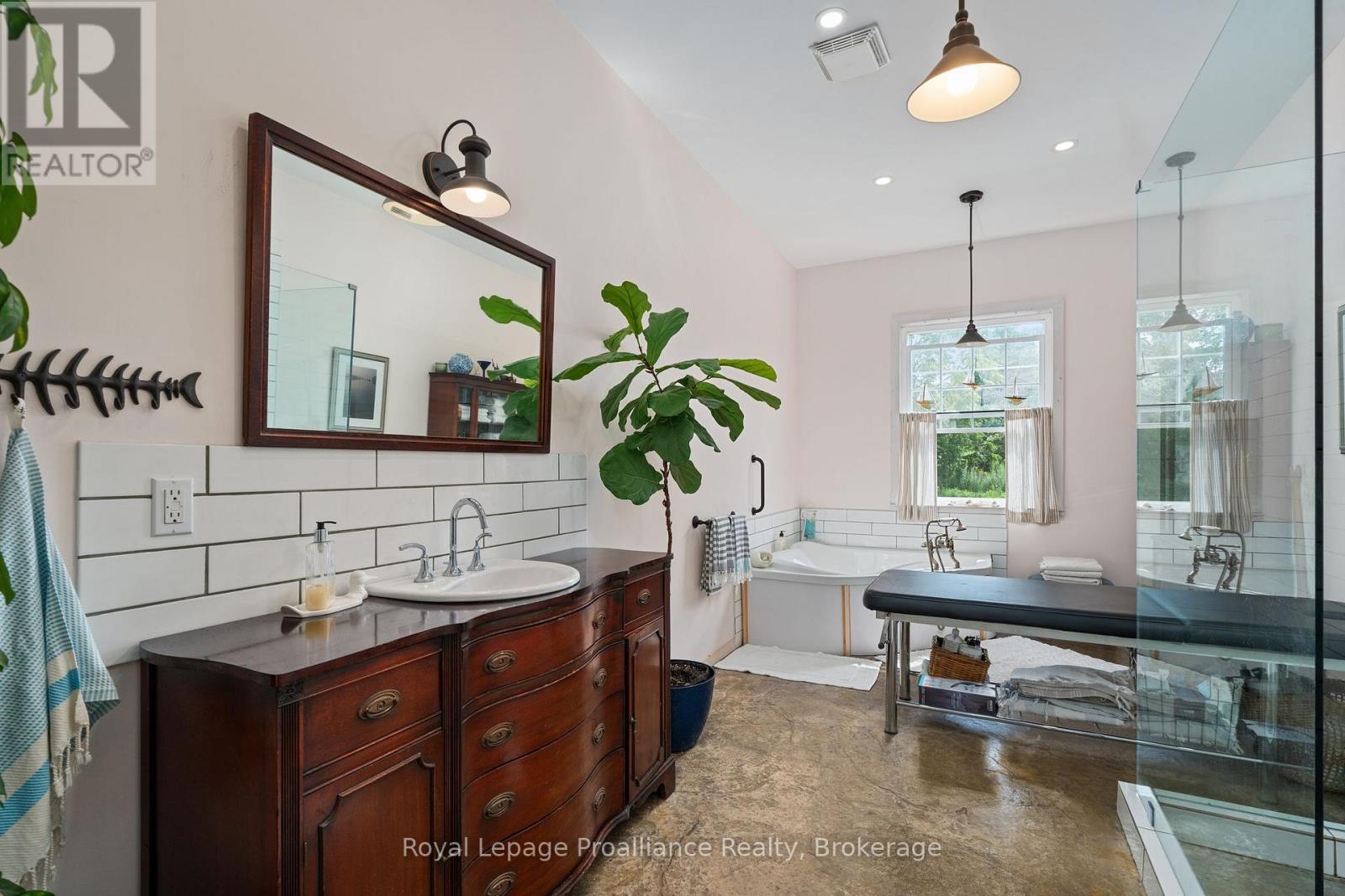 55 North Marysburgh Court, Prince Edward County, Ontario  K0K 2T0 - Photo 19 - X13598732