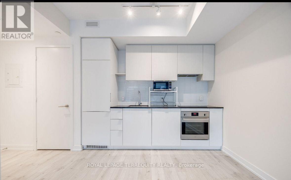 330 - 161 Roehampton Avenue, Toronto (Mount Pleasant West), Ontario  M4P 0C8 - Photo 2 - C13599026