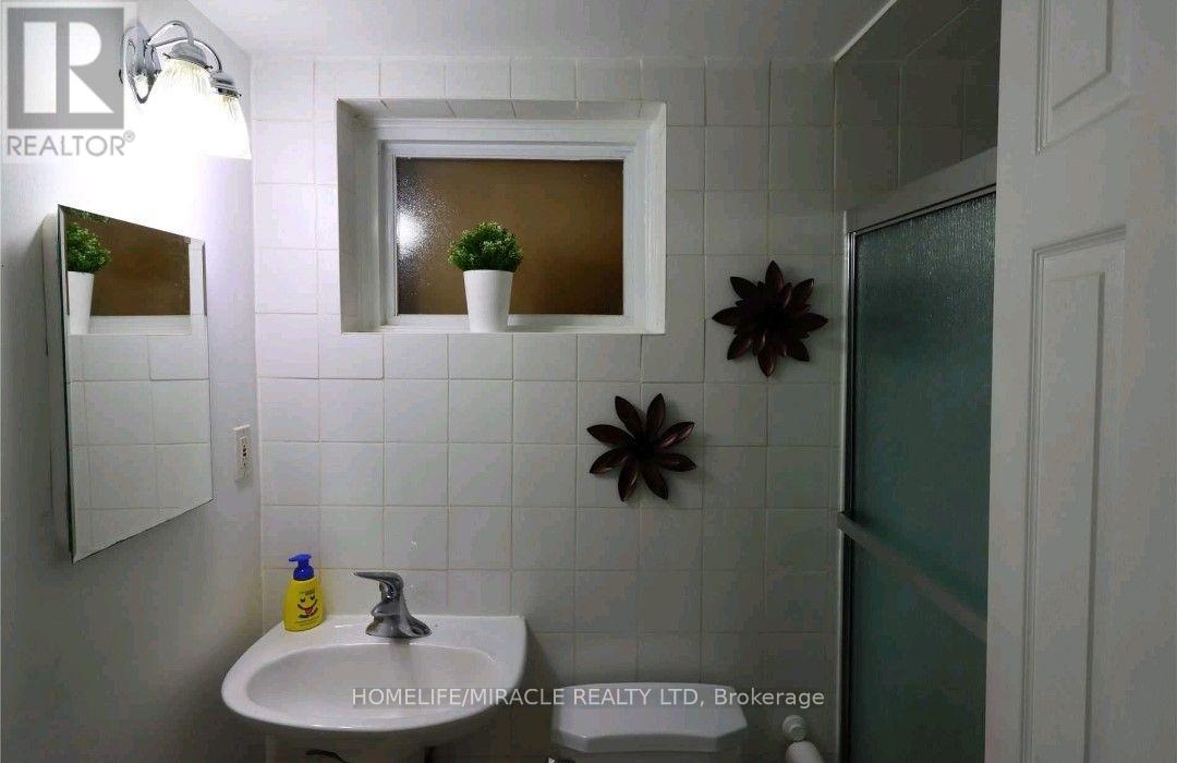 Bsmt - 1382 Warden Avenue, Toronto, Ontario  M1R 2S5 - Photo 19 - E13598734