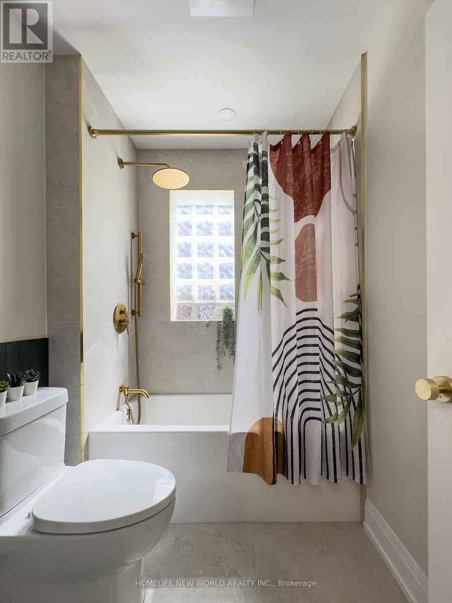 Upper - 27 Marigold Avenue, Toronto, Ontario  M4M 3B1 - Photo 4 - E13598746