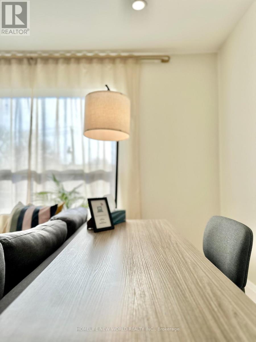 Upper - 27 Marigold Avenue, Toronto, Ontario  M4M 3B1 - Photo 9 - E13598746