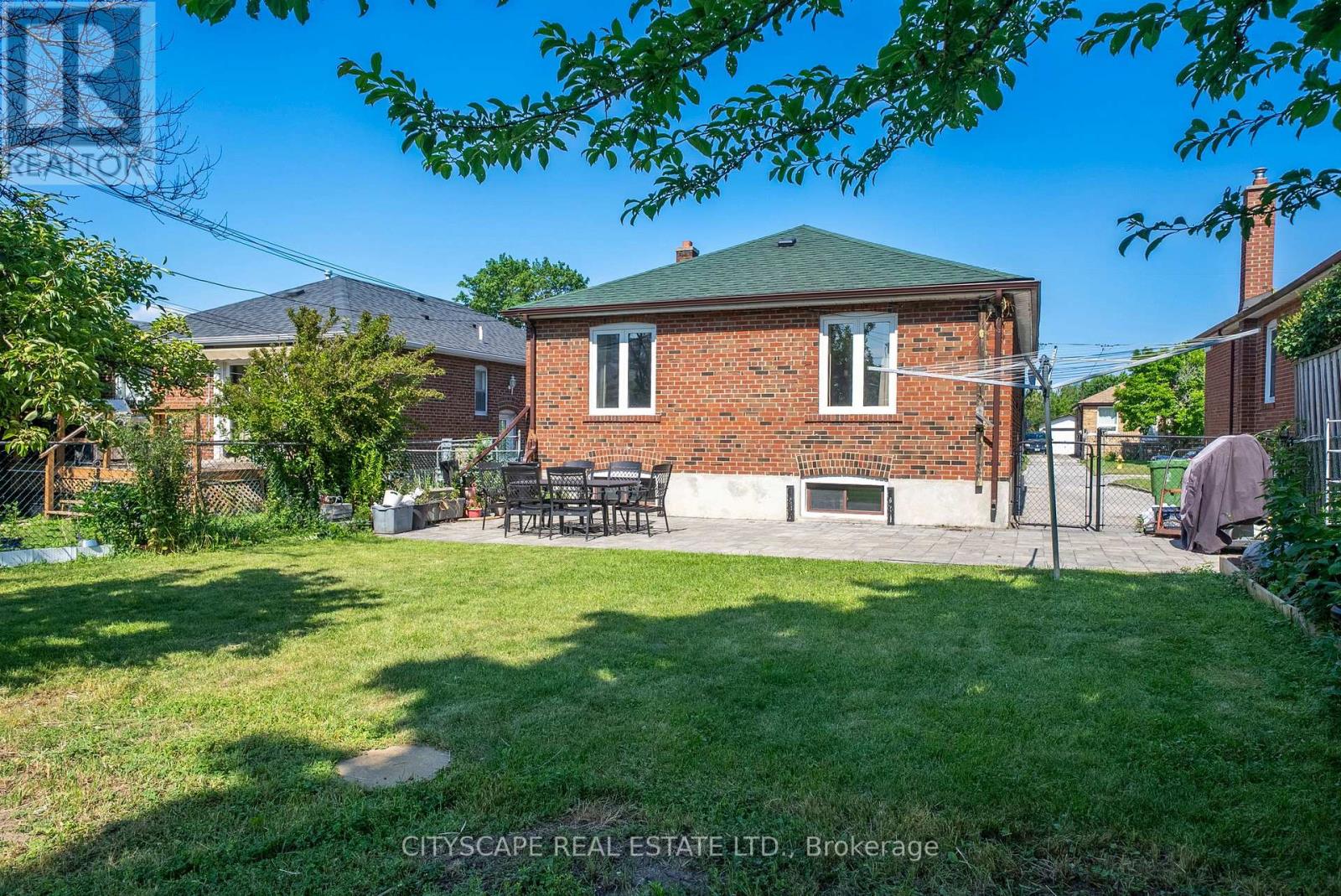 38 Marta Avenue, Toronto, Ontario  M1K 1V7 - Photo 18 - E13598758