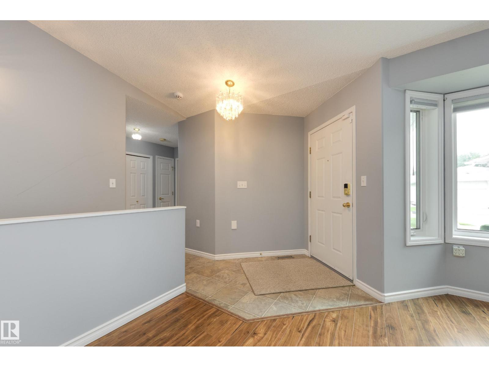 6558 158 Av NW, Edmonton, Alberta  T5Y 2S7 - Photo 2 - E4500312