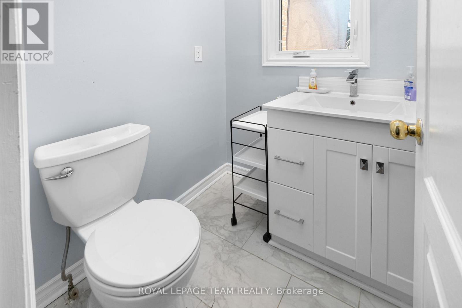 E - 10 Millrise Lane, Ottawa, Ontario  K2G 5E6 - Photo 4 - X13598776