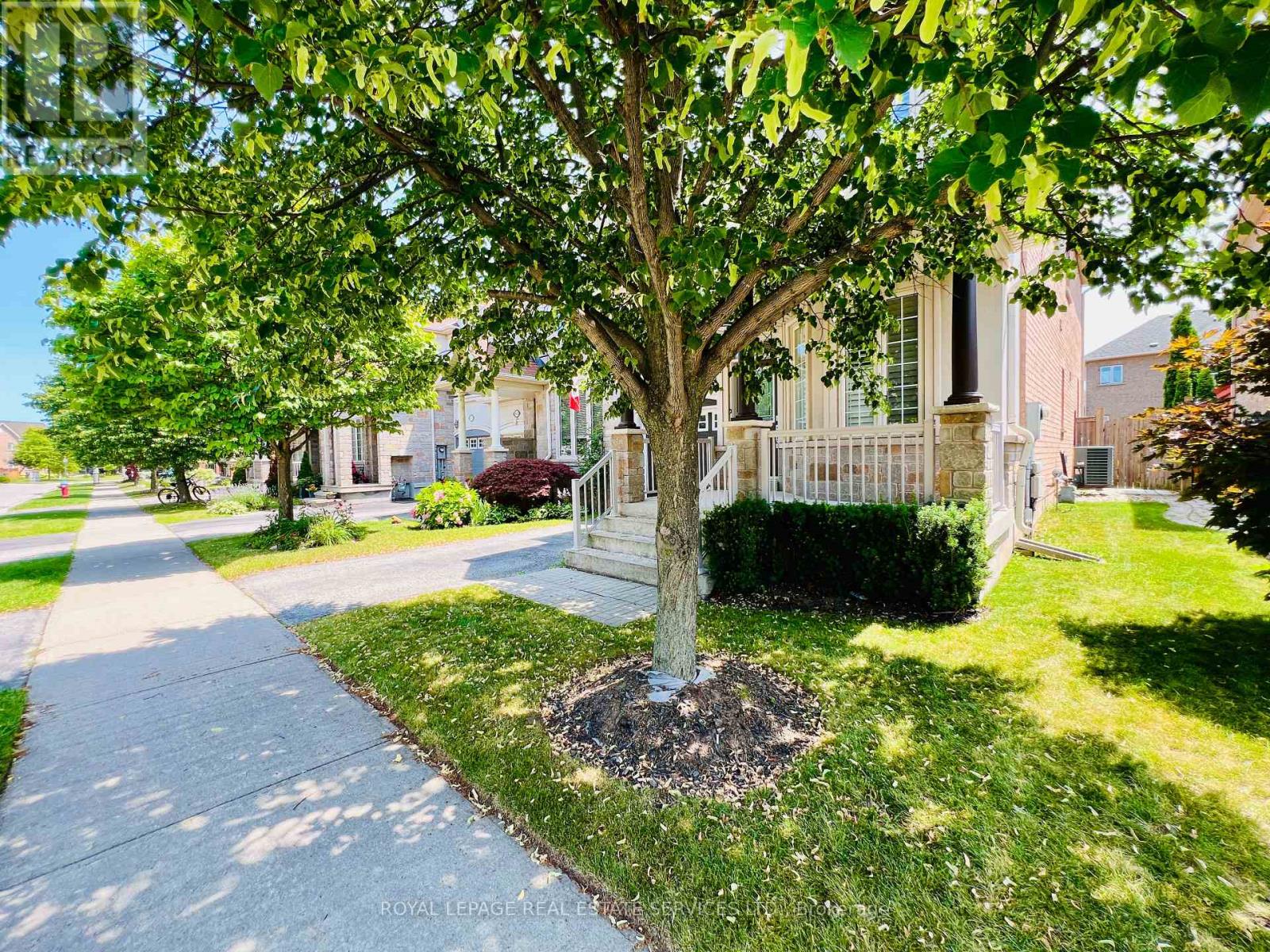 3463 Whilabout Terrace, Oakville, Ontario  L6L 0A7 - Photo 3 - W13598728