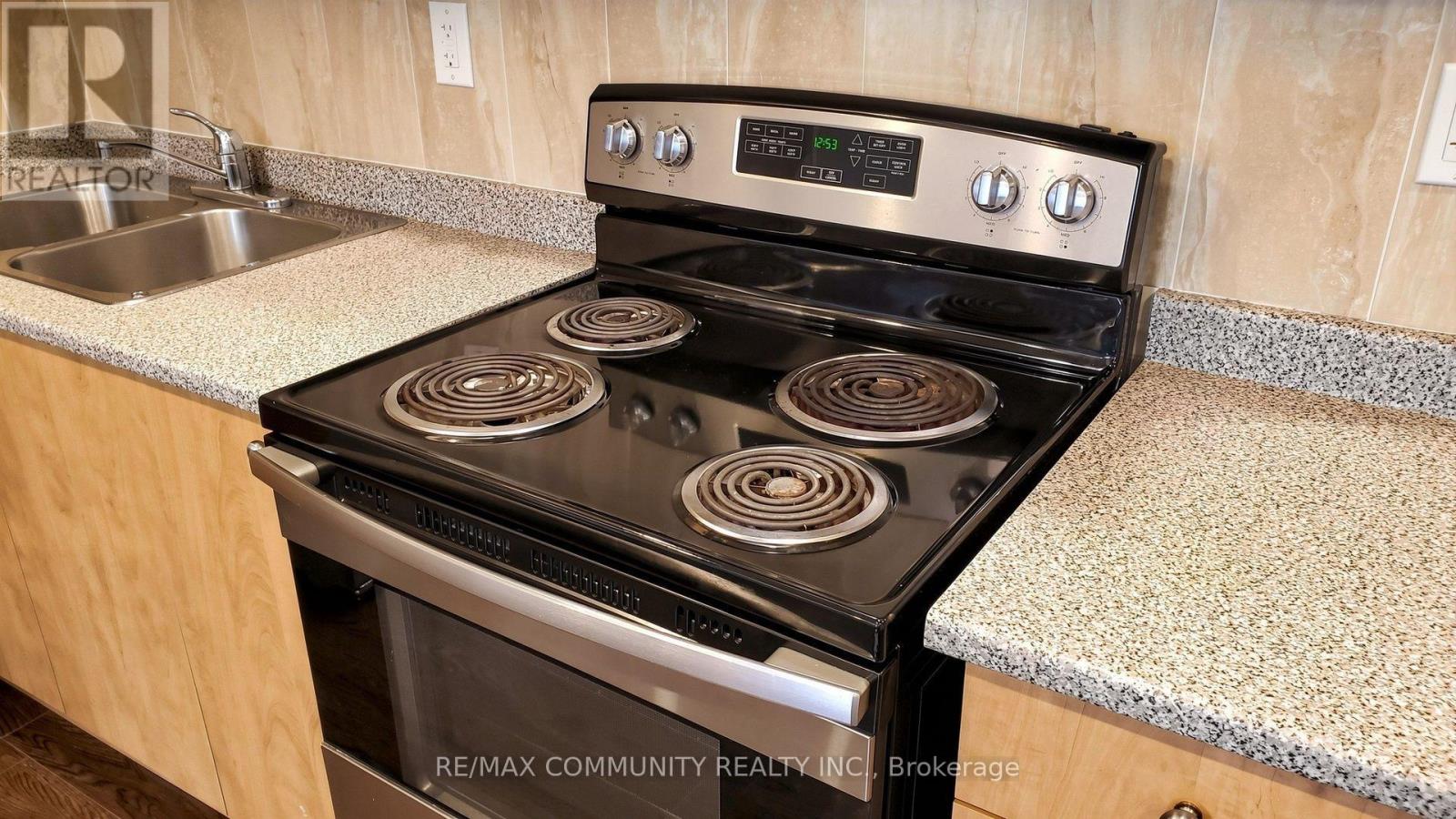 Basement - 5 Mugford Crescent N, Brampton, Ontario L6Y 6A7 - Photo 11 - W13598980
